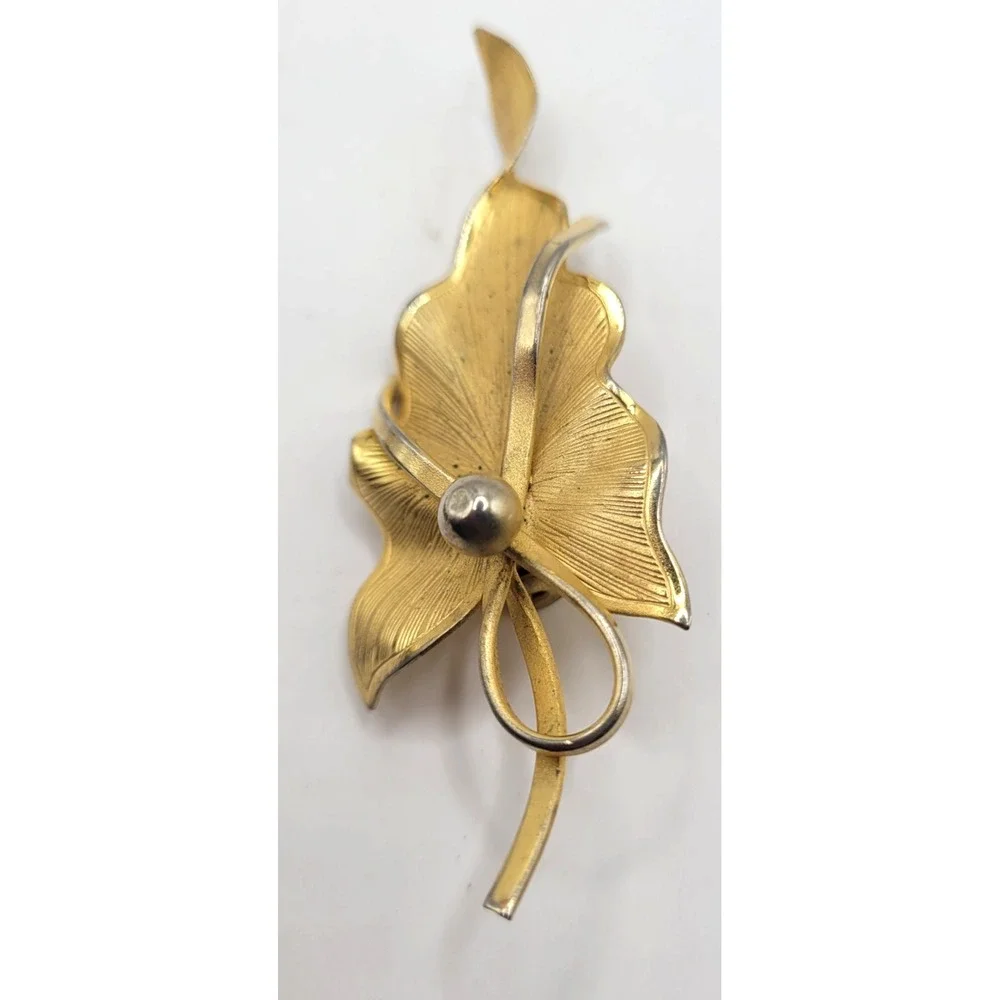 Vintage Gold Tone Brooch Lot Floral & Leaf Berry Design Elegant Textured Metal